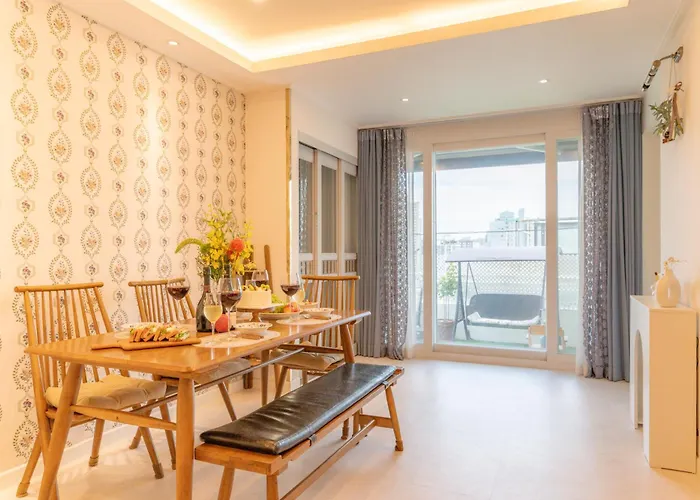 Дом отдыха Haiyan Hill House - Private With Courtyard
